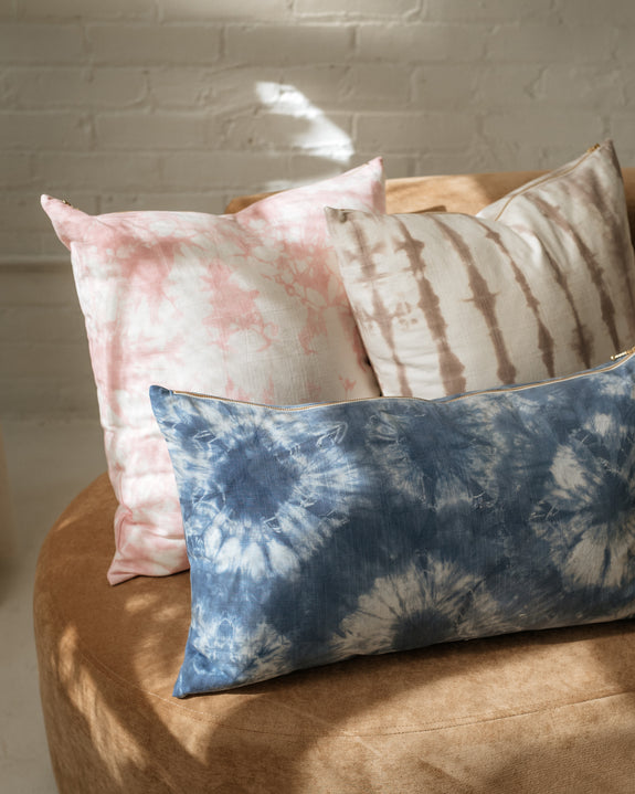 Tie Dye Pillow 02