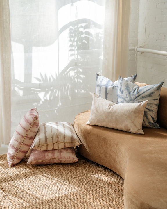 Tie Dye Pillow 01