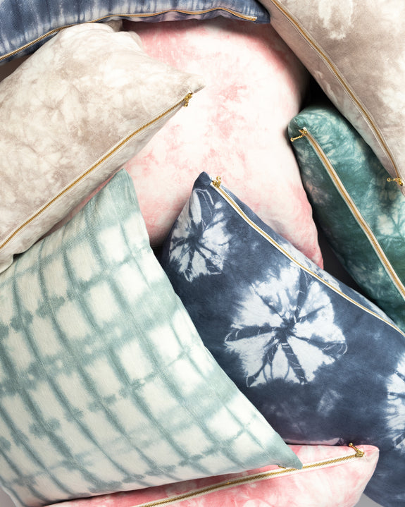 Tie Dye Pillow 02