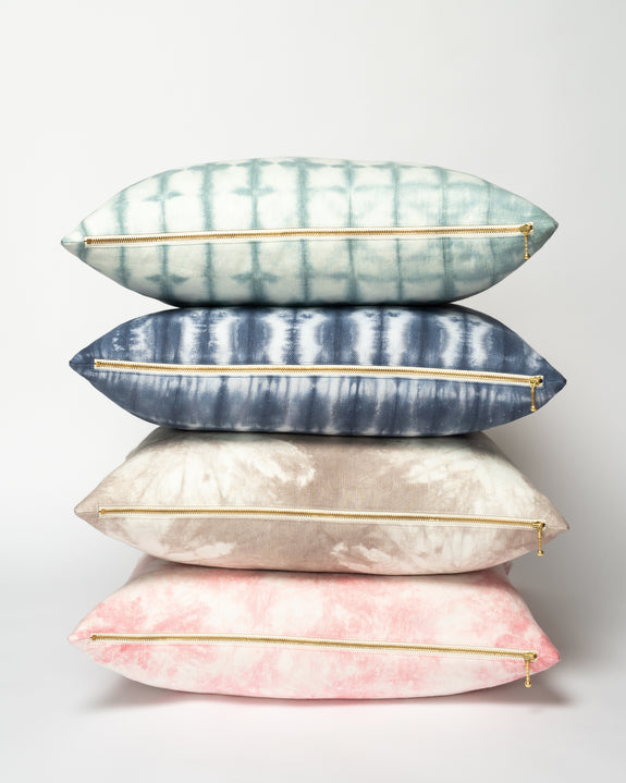Tie Dye Pillow 02