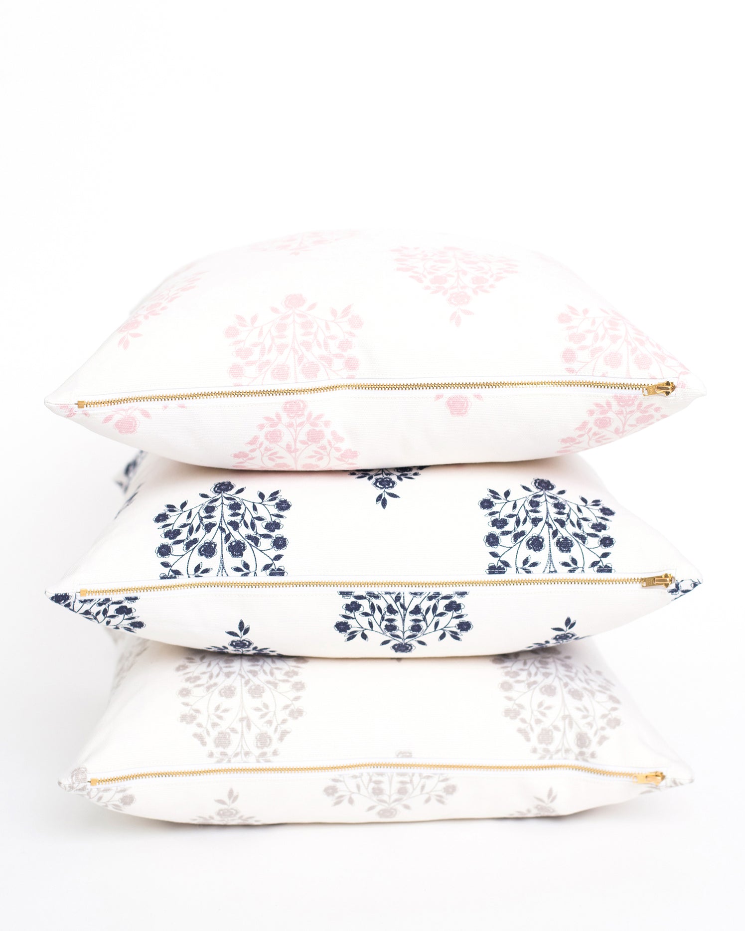 Bloom Pillow Light Taupe Pepper B.